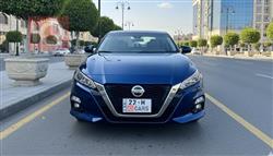 نيسان ألتيما